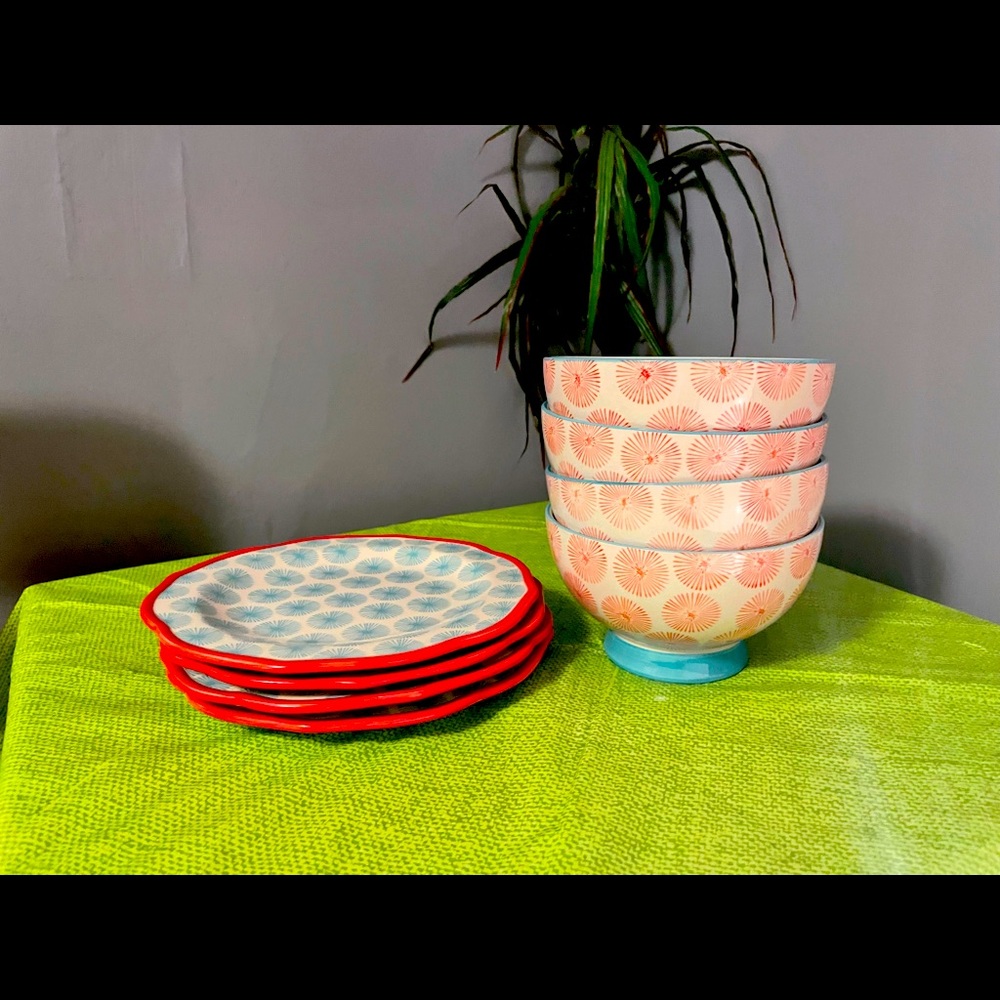Pioneer Woman HAPPINESS Pattern 4 Salad Plates 4Bowls